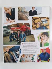 Ihmisen kokoinen : Aktia - suuri pieni pankki ja sen salaisuus