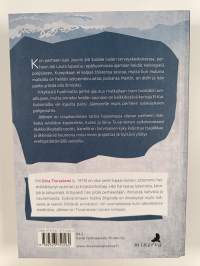 Jäämeri : romaani perheasioista