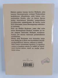 Miehiä naisten kanssa