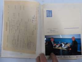 Sotilasmuistioni - varusmiespalveluksen aikaisia muistoja ja piirroksia ym. varten tarkoitettu kirja, viestimies-RUK 1951-52, kokoontumisesta v. 2002 materiaalia