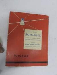 Sotilasmuistioni - varusmiespalveluksen aikaisia muistoja ja piirroksia ym. varten tarkoitettu kirja, viestimies-RUK 1951-52, kokoontumisesta v. 2002 materiaalia