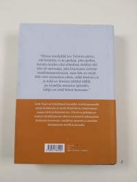 Elämä on ihanaa Pohjanmaalla : kirjoituksia kuudelta vuosikymmeneltä