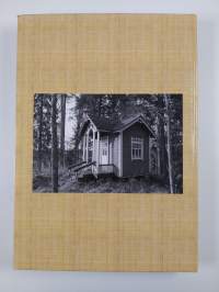 Kirkonkylästä kaskimaille : asutushistoriaa ja arkielämää Kuhmoisten Kissakulmalta ja Poikkijärveltä (tekijän omiste)