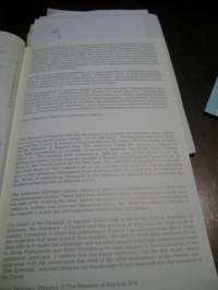 Silkkitiellä = Vid sidenvägen = On the silk road - Taideteollisuusmuseo 16.1.-10.3.1985 (ERINOMAINEN)