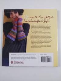 Gifted : lovely little things to knit + crochet