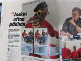 Tuulilasi 1993 nr 10, Toyota Corolla kestotesti 30 000 km, VW Golf, Renault 19, Saksan Ferrari-klubi Suomessa Alastarolla, Uusien henkilöautojen hinnat, ym.