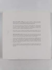 Musta valo: maisemavalokuvia 1974 - 2000 : black light: landscape photographs