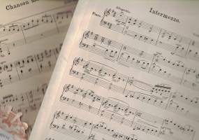 Feuillets d'Album No1 Chanson matinale, No2 Intermezzo. Op. 83