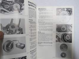 Husqvarna Motorcycles Owner´s Manual from frame no CN 1001 -englanninkielinen perusteellinen käyttöohjekirja, kuvitettu