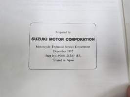 Suzuki RF600R Owner´s Manual - Fahrerhandbuch - Manuel du proprietaire - Uso e manutenzione -käyttöohjekirja, monikielinen, ei suomi, julkaistu joulukuussa 1992