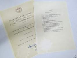 Keskuskauppakamari - Pronssinen ansiomerkki -myöntökirja (saajan nimi retusoitu kuvasta, on OK itse myöntökirjassa