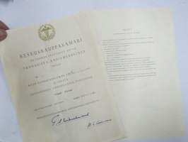 Keskuskauppakamari - Pronssinen ansiomerkki -myöntökirja (saajan nimi retusoitu kuvasta, on OK itse myöntökirjassa