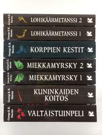 Tulen ja jään laulu 1-5 (7 kirjaa) : Valtaistuinpeli ; Kuninkaiden koitos ; Miekkamyrsky 1 ; Miekkamyrsky 2 ; Korppien kestit ; Lohikäärmetanssi 1 ; Lohikäärmetan...