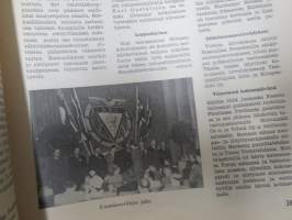 Kauppias -lehtiä noin 40 kpl erä vv. 1942-53, lehdissä runsas sisältö ja ajankuvaa, paljon mainoksia, tuotemerkkejä, asia-artikkeleita, pula-ajan asiaa yms.