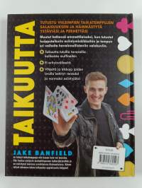 Taikatemppuja korteilla, kolikoilla ja tutuilla tavaroilla