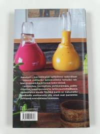 Räväkkä juures : maailman maut omista aineksista