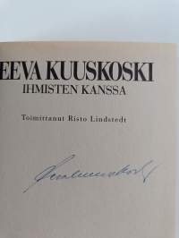 Ihmisten kanssa (signeerattu)
