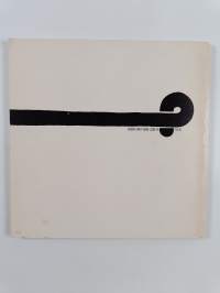 Kis kis kippurahäntä : leikkejä, loruja, lauluja, näytelmiä ja satuja lastentapahtumiin sekä vihjeitä lasten ja aikuisten yhteisiin hetkiin