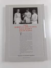 Sata hoidon ja opin vuotta Kallaveden kaupungissa 1896-1996