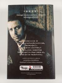 Rautakupoli : romaani