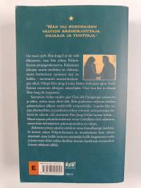 Rakastettu johtaja ylpeänä esittää - Tositarina Pohjois-Koreasta ja kahdesta siepatusta elokuvatähdestä