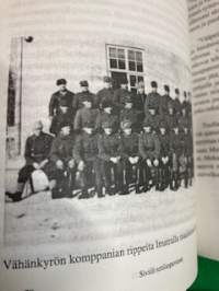 Siviili sotilaspuvussa ja sotilaspuvussakin siviili