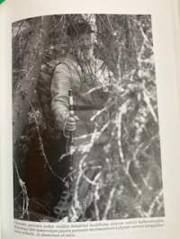 Parkanon Parooni : ihminen roolin ja tarinoiden takana