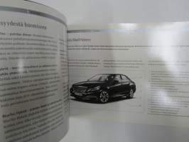 Mercedes-Benz E-sarjan sedan ja farmari 2011 -myyntiesite, kirjan muotoinen