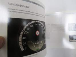 Mercedes-Benz E-sarjan sedan ja farmari 2011 -myyntiesite, kirjan muotoinen