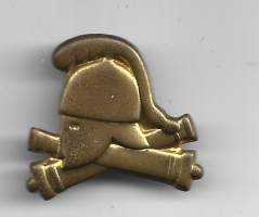 Suomenlinnan Rannikkorykmentti / Suomenlinnan Rannikkotykistörykmentti aselajitunnus  joukko-osastotunnus 1 kpl   - satiainen