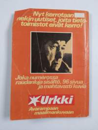 Hamppusolmio kaulassa