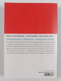 Keskustelu lääkärin vastaanotolla