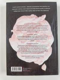 Petos lautasella : tiedätkö, mitä kaikkea suuhusi panet