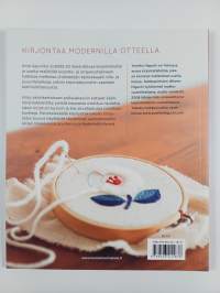 Kirjo kauniiksi : helppoja malleja villa- ja puuvillalangoilla