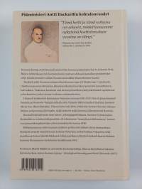 Hackzell : karhunkaatajasta rauhantekijäksi (signeerattu)