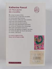 Les yeux jaunes des crocodiles