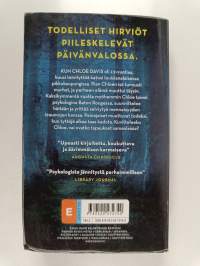 Välähdys pimeässä