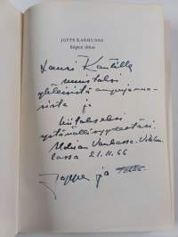 Siipien sirkus : Pommitus- ja hävittajälentajien taisteluista ratkaisuvuonna 1944 (signeerattu)