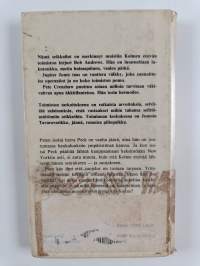 3 etsivää ja moottoripyöräjengi