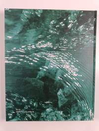 Vettä ja elämää : Helsingin vesihuollon historia 1876-2001