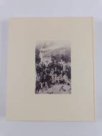 Tampereen Islamilainen Seurakunta : juuret ja historia Tampere İslam Mahallesı : nigızı ve tarihı = The Tampere Islamic Congregation : the roots and history