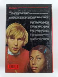 Hopeinen kuu : kirja ihmisten haaveista ja unelmista, jotka toteutuivat - tai sitten eivät