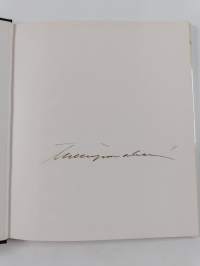 Varjo varjolta poissa (signeerattu)