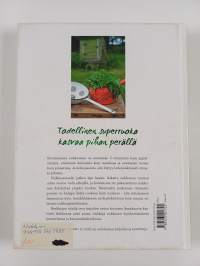 Nokkonen : herkkuja ja hyvinvointia suomalaisesta superkasvista