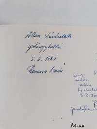 Elän kuin elokuuta (signeerattu, tekijän omiste)