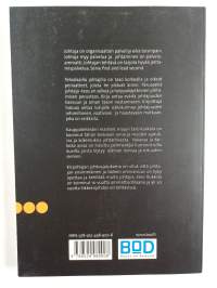 Peruspeliä johtaja! Peruspeliä! : johtaminen on palveluammatti