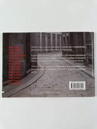 Velikoira löytyy torilta : kertomuksia koirista