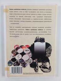 Taiteen asetelmissa tutkimus : kannanottoja tutkimukseen taiteilijan työssä