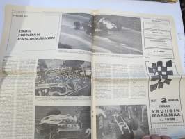 Vauhdin maailma 1967 nr 8, sis. mm. seur. artikkelit / kuvat / mainokset; Jätkä mä meen ensin, Saammeko esitellä Jussi Lagerblom autourheilun Aladin, III