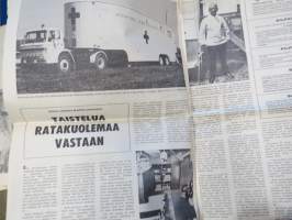 Vauhdin Maailma 1969 nr 8, sis. mm. seur. artikkelit / kuvat / mainokset; Brian Redman, Imatran Grand Prix, Escort-eliittimme Ruotsissa, Watkins Glen, Kuukauden